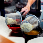 ラーメン店の電気代はどのくらい？効果的な削減方法を解説！
